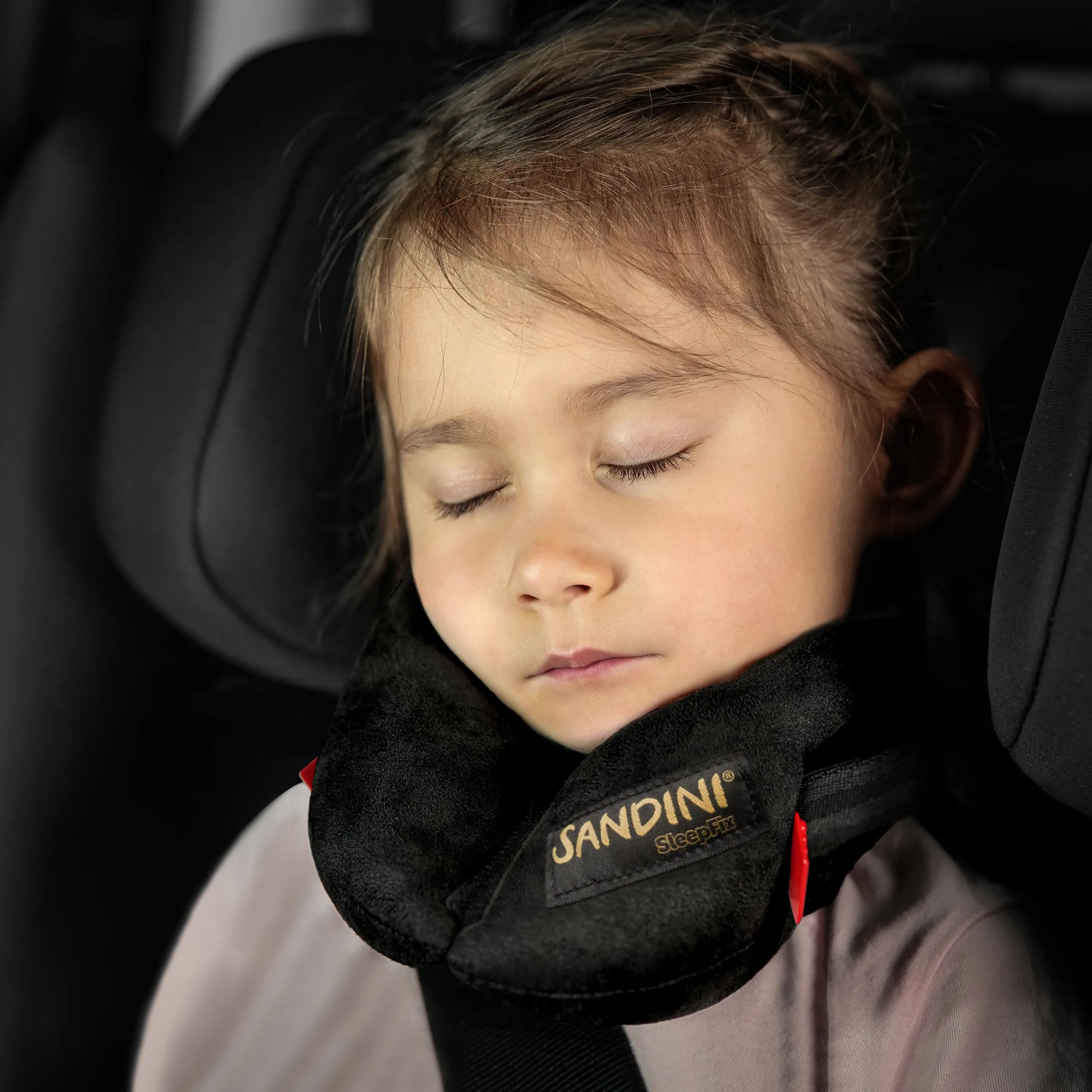 SleepFix® Kids im Autositz — Kopf sicher gestützt