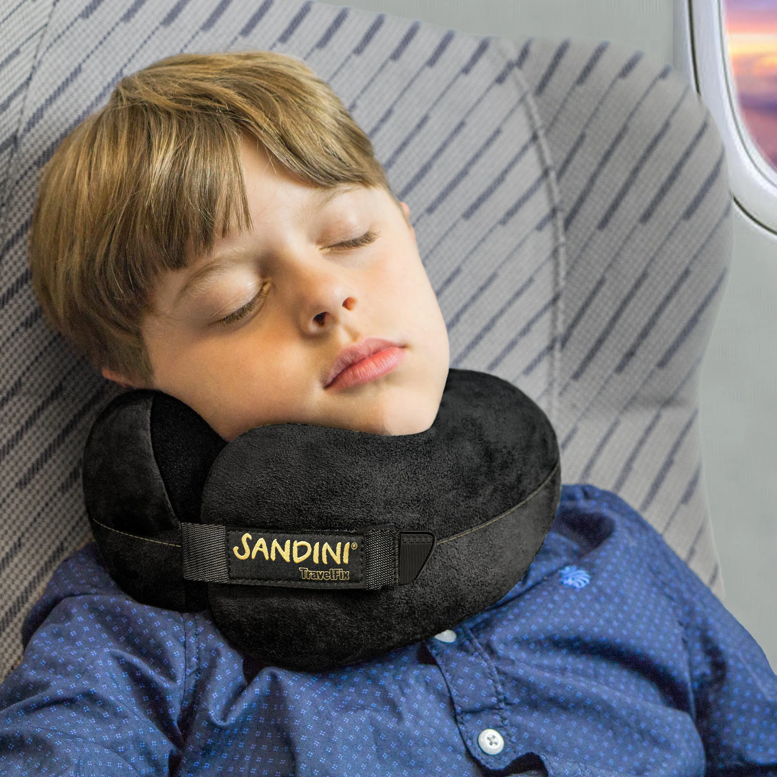 Kind schläft mit TravelFix® Junior